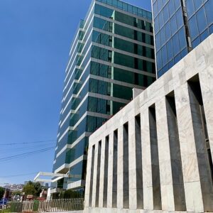 Oficina en renta de 172 m2 para acondicionar en Lomas Verdes, Estado de México.