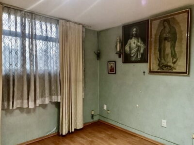 Se vende amplia casa en la Agricola Oriental CDMX