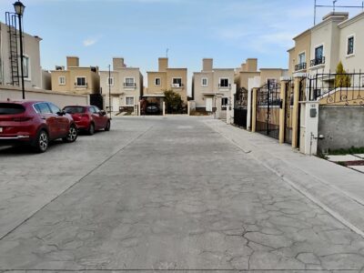 Casa en Renta en Fraccionamiento Viñedos Hidalgo.